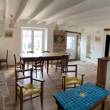 Maison De A A 800 M De La בית נופש