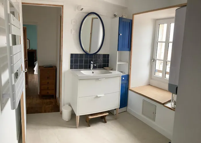 Maison De A A 800 M De La *